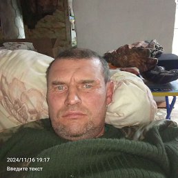 Aleksei, 44, -