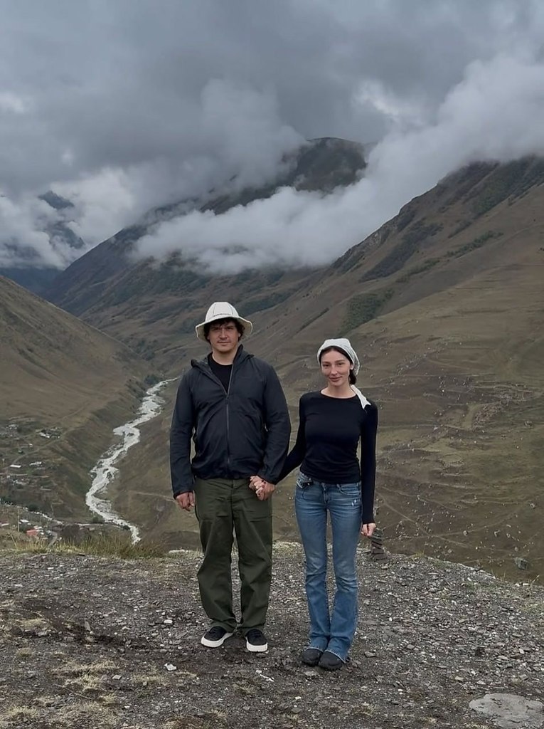 Вернулись в старые добрые времена вместе с Настюшкой Ивлеевой! Она с мужем покоряла Кавказ, ... - 3