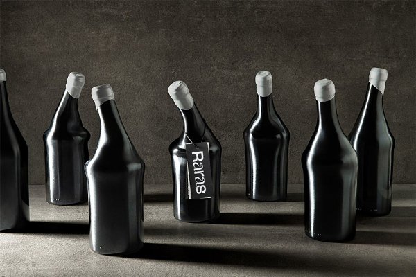 Дизайн бутылок лимитированный серии испанских вин Raras (Редкий).Винодельня Bodegas Arrez совместно ...