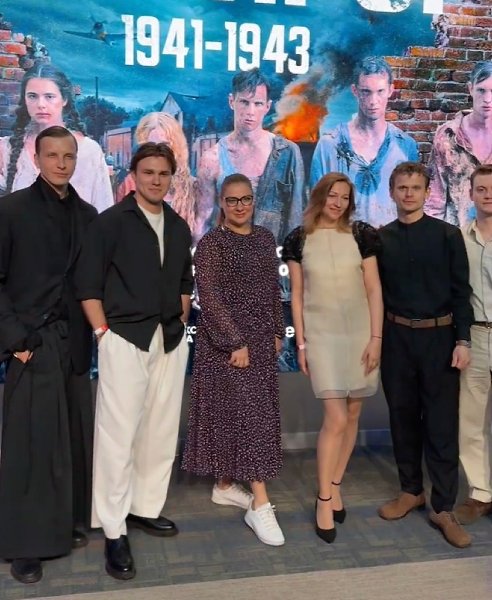 Вчера в Москве состоялся премьерный показ нового сериала «Таганрог». На ковровой дорожке появились ... - 4