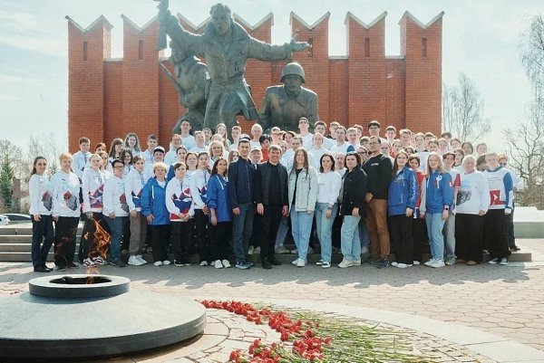 Всероссийская неделя субботников «Мы за чистоту» началась по всей стране.В ней примут участие более ... - 3