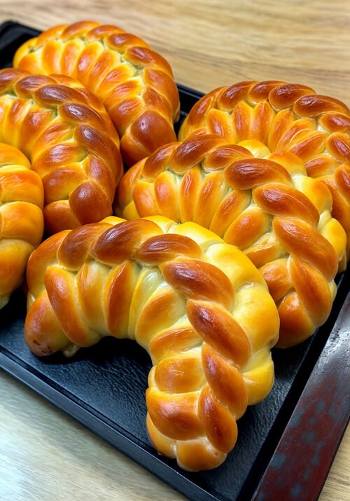 Настоящая красота. Невероятно вкусные плетёные булочки с повидлом. Пышные и ароматные. Ингредиенты: ...