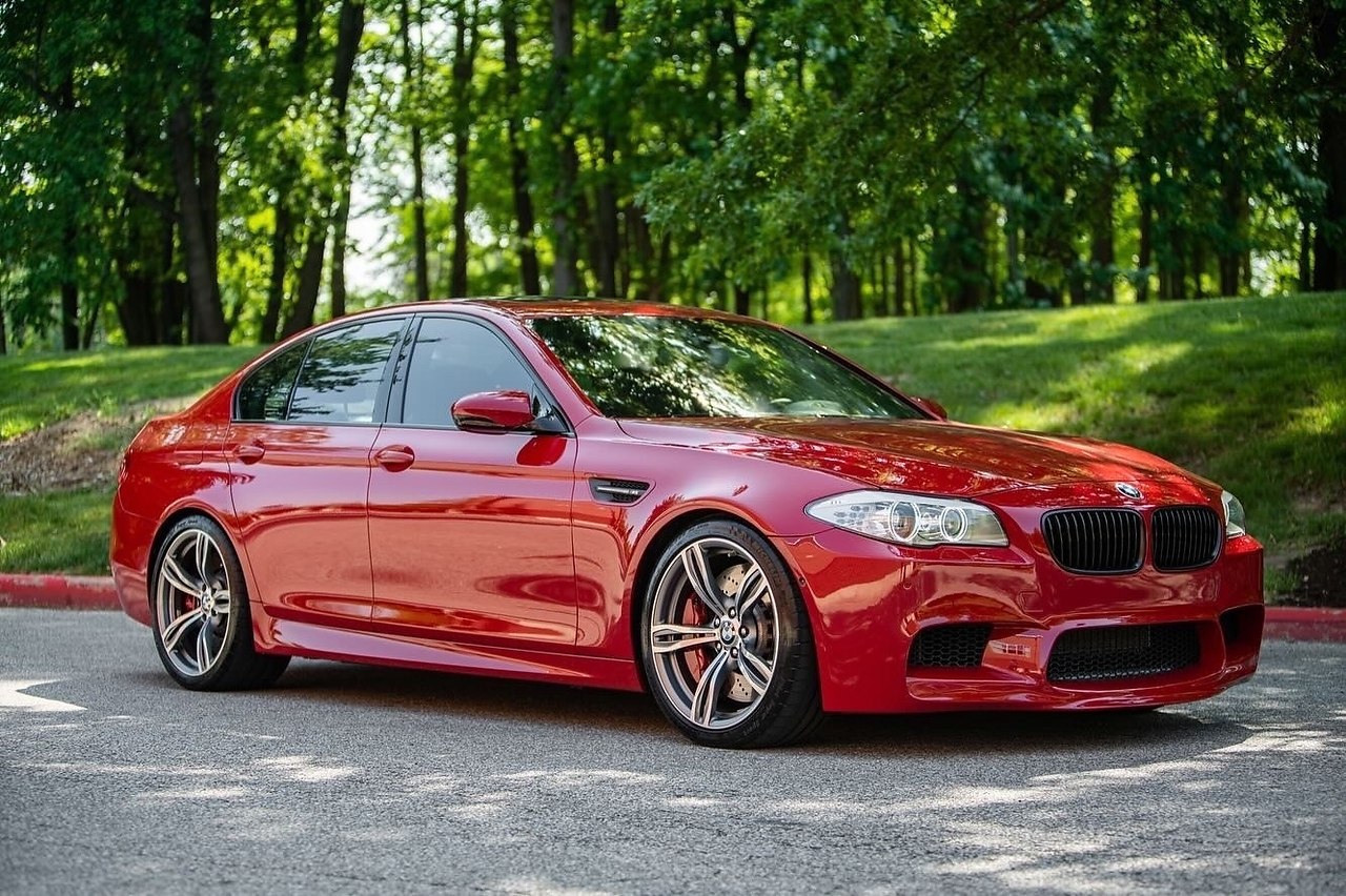 #BMW #M5 (#F10) Imola Red II (405)