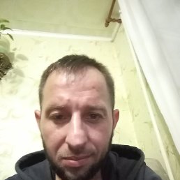 Sergiu M., 36, 