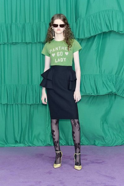 Алессандро Микеле показал новую коллекцию Valentino Pre-Fall 2025. Сердечко разрывается от ...
