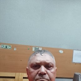 Aleksandr, 61 , 