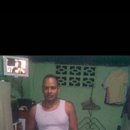 Alejandro, 53, 