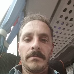 Yra, 42, 