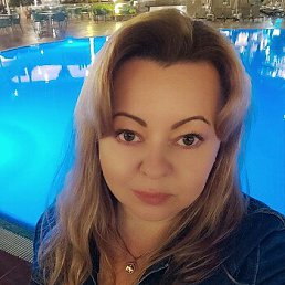 Mila, 40, 