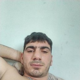 Razmik, 27, 