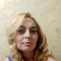Marina, 37, 