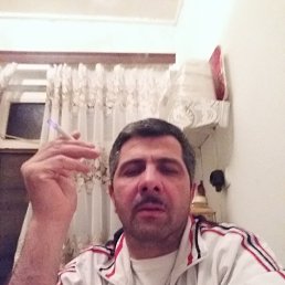 Coni, 41, 