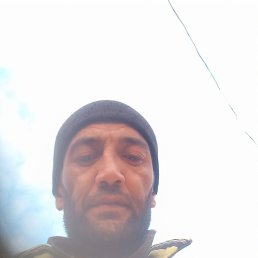 Behruz, 36, 